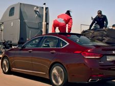 ഹ്യൂണ്ടായ് ജെനെസിസ് സെഡാന്‍ ഡ്രൈവറില്ലാതെ