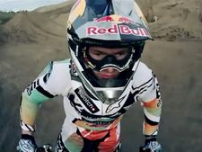 വീഡിയോ: സ്റ്റണ്ടിന്റെ കാവ്യസൗന്ദര്യം ആസ്വദിക്കാം!