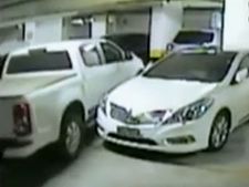 വീഡിയോ: മര്യാദയ്ക്ക് പാര്‍ക്ക് ചെയ്തില്ലെങ്കില്‍ ഇങ്ങനെ പണി കിട്ടും!