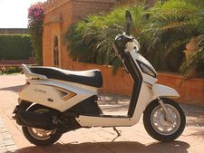 മഹീന്ദ്ര ഗസ്‌റ്റോ വിപണിയിലെത്തി