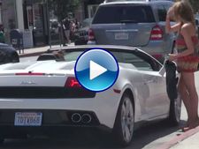 പെണ്‍കുട്ടികളെ കാറില്‍ വിളിച്ചുകേറ്റുന്ന വിധം