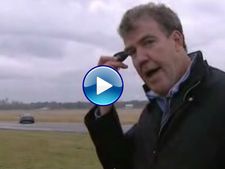 കാര്‍ റിമോട്ട് തലയോടു ചേര്‍ത്താല്‍ റെയ്ഞ്ച് ഇരട്ടിക്കും (?)