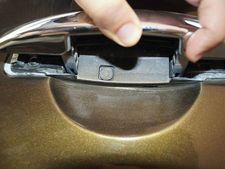 റിനോ ഡീലര്‍ പഴയ ഡസ്റ്റര്‍ പുതിയതെന്നു വിശ്വസിപ്പിച്ച് വിറ്റതായി പരാതി