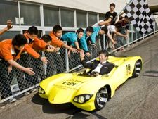 18 ഇഞ്ച് ഉയരമുള്ള ഒരു കാറിനെ സങ്കല്‍പിക്കാമോ?