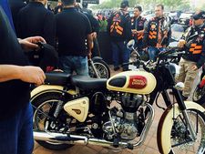 എന്‍ഫീല്‍ഡ് ക്ലാസിക്, റമ്പ്ലര്‍ ക്രൂയിസറുകള്‍ കുവൈത്തില്‍