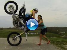 ചുംബനസമരക്കാലത്തെ ഒരു സ്റ്റോപ്പീ ചുംബനം