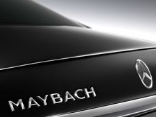 ബെന്‍ലെ ചരിത്രത്തിലെ ആദ്യ എസ്‌യുവിക്കെതിരെ മെയ്ബാക്ക് ക്യാമ്പ്