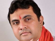 ഉഡുപ്പി എംഎല്‍എ വാങ്ങിയ ആറ് കോടിയുടെ ആഡംബര കാര്‍ ചര്‍ച്ചയാവുന്നു