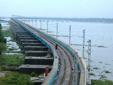 ഇന്ത്യയിലെ ഏറ്റവും നീളമുള്ള റെയില്‍പാലം കേരളത്തില്‍!