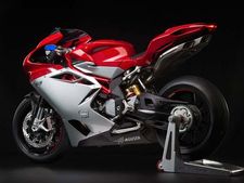 25.5 ലക്ഷത്തിന്റെ അഗുസ്റ്റ എഫ്4 ഇന്ത്യയിൽ