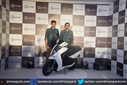 ഇന്ത്യയിലെ ആദ്യത്തെ സ്മാർട്ട് ഇലക്ട്രിക് സ്കൂട്ടർ പ്രദർശിപ്പിച്ചു