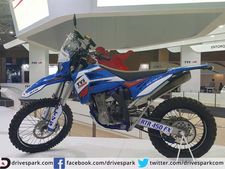 താരപദവിയലംങ്കരിച്ച ടിവിഎസ് ബൈക്കുകളും സ്കൂട്ടറുകളും