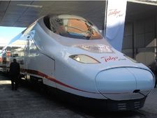 പരീക്ഷണയോട്ടത്തിനായി സ്പെയിനിൽ നിന്നും ഹൈസ്പീഡ് ട്രെയിൻ ഇന്ത്യയിൽ