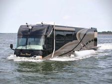 ഈ ബസ് കരയിൽ മാത്രമല്ല വെള്ളത്തിലും ഓടും