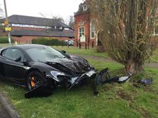 കാറുവാങ്ങി നിമിഷത്തിനുള്ളിൽ തരിപ്പണമായാൽ ആരാണ് സഹിക്കുക?