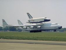 ലോകത്തിലേറ്റവും വലിയ വിമാനം യൂറോപ്പിൽ നിന്ന് ഇന്ത്യ വഴി ആസ്ട്രേലിയലേക്ക്