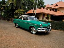 അമ്പതുകളിലെ 'ഡോഡ്‌ജ് 'കാറിന് കൊച്ചിയിൽ മാസ് എൻട്രി