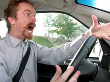 ശ്രദ്ധിക്കൂ, ഈ തെറ്റായ ഡ്രൈവിംഗ് ശീലങ്ങൾ നിങ്ങൾക്കുണ്ടോ?