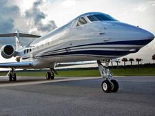 രണ്ട് വിലയേറിയ വിമാനങ്ങളുള്ള ഏക മലയാളിയെ ഒന്നു പരിചയപ്പെടൂ!!