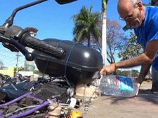 ഇന്ധനമോ? ഇനി വേണ്ടി വരില്ല; 1 ലിറ്റര്‍ വെള്ളം കൊണ്ട് ഈ ബൈക്ക് ഓടിയത് 500 കിലോമീറ്റര്‍!