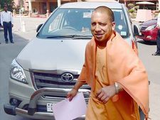 യോഗി ആദിത്യനാഥിന്റെ കാര്‍ മോഷണം പോയി; പിന്നിൽ സംഭവിച്ചത് ഇങ്ങനെ