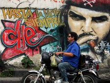 ചെഗുവേരയിലേക്ക് ഒരു മോട്ടോര്‍സൈക്കിള്‍ ദൂരം; ടൂര്‍ ഓപ്പറേറ്ററായി ചെ യുടെ മകനും