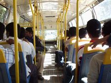 അതെന്താ ബസുകളിൽ സീറ്റ്ബെൽറ്റ് വേണ്ടാത്തത്?