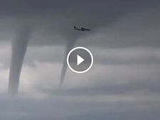 ചുഴലിക്കാറ്റുകൾക്ക് ഇടയിലൂടെ ഒരു വിമാനയാത്ര; വീഡിയോ വൈറൽ