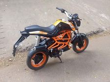 ഇതാണ് 'ബേബി ഡ്യൂക്ക്', സ്‌കൂട്ടി പെപും കെടിഎം ഡ്യൂക്കും ചേര്‍ന്നുണ്ടായ സങ്കരയിനം