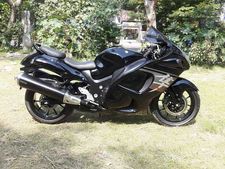 മച്ചാനെ ബൂസാ.. ക്ഷമിക്കണം ഇത് ഹീറോ കരിസ്മയാണ്!