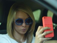 സണ്‍ഗ്ലാസ് ധരിച്ച് ഡ്രൈവ് ചെയ്യുന്നത് സുരക്ഷിതമോ?