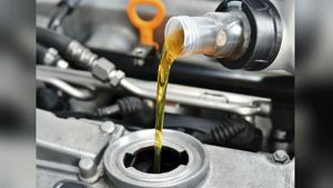 കാറില്‍ എഞ്ചിന്‍ ഓയില്‍ ഒഴിച്ചത് കൂടിപ്പോയാല്‍; പ്രശ്‌നങ്ങളും പരിഹാരങ്ങളും
