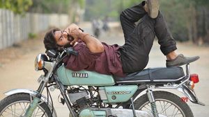 കേരളത്തിന് വേണ്ടി യമഹ RX100 ലേലം ചെയ്ത് തെലുഗു സിനിമാലോകം