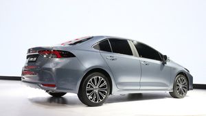 മട്ടും ഭാവവും മാറി പുതിയ ടൊയോട്ട കൊറോള — ഇന്ത്യയില്‍ വരിക മാരുതി എഞ്ചിനില്‍?