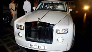 റോള്‍സ് റോയ്‌സ് വിറ്റ് അമിതാഭ് ബച്ചന്‍