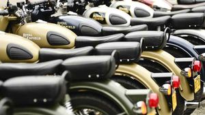 മാര്‍ച്ചില്‍ അടിതെറ്റി റോയല്‍ എന്‍ഫീല്‍ഡ്, കുറ്റം ജാവയ്‌ക്കോ?