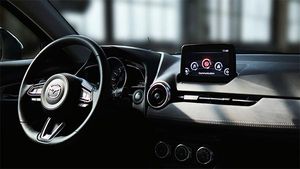 വാഹനങ്ങളിലെ ടച്ച്സ്ക്രീനുകൾ അപകടകരമോ? മസ്ദയുടെ വിലയിരുത്തൽ