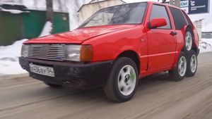 എട്ട് വീലുകളിൽ ഭ്രാന്തൻ രൂപകൽപ്പനയിലൊരുങ്ങി ഫിയറ്റ് യുനോ