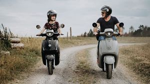 54 ഇലക്ട്രിക് ശ്രേണിയിലേക്ക് പുതിയ മോഡലുകൾ അവതരിപ്പിച്ച് കുമ്പൻ