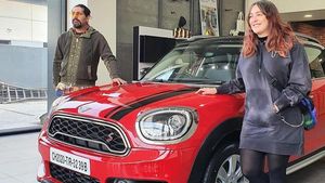 മിനി കണ്‍ട്രിമാന്‍ S JCW സ്വന്തമാക്കി യുവരാജ്; ചിത്രങ്ങള്‍ വൈറലാക്കി ആരാധകര്‍