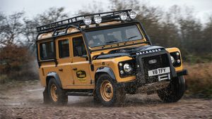 ഐതിഹാസിക ഡിഫെൻഡർ മോഡലിന് വർക്ക്സ് V8 ട്രോഫി സ്പെഷ്യൽ എഡിഷൻ അവതരിപ്പിച്ച് ലാൻഡ് റോവർ