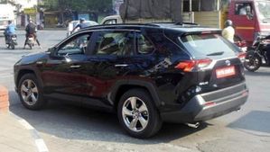 പരീക്ഷണയോട്ടത്തിനിറങ്ങി ടൊയോട്ട RAV4 എസ്‌യുവി; വിപണിയിലേക്ക് ഈ വർഷം