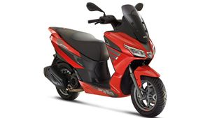 50 സിസി മാക്‌സി സ്‌കൂട്ടർ, SXR 50 അവതരിപ്പിച്ച് അപ്രീലിയ