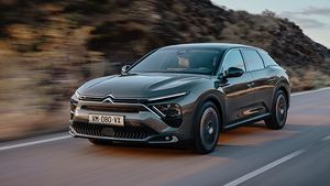 ക്രോസ്ഓവർ ശൈലിയുള്ള സെഡാൻ, 2022 C5X മോഡലിനെ അവതരിപ്പിച്ച് സിട്രൺ