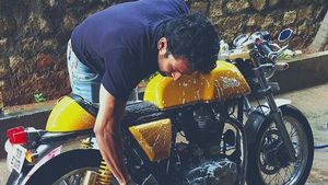 കൊവിഡ് രണ്ടാംതരംഗം; ആഢംബര ബൈക്ക് വിറ്റ് ഓക്‌സിജൻ നൽകി ഹർഷ്‍വർധൻ റാണെ