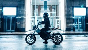 വില 9 ലക്ഷം രൂപ, പരമാവധി വേഗത 137 കിലോമീറ്റര്‍; ഇലക്ട്രിക് മോട്ടോര്‍സൈക്കിളുമായി സീറോ