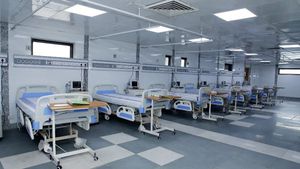 കൊവിഡ് പോരാട്ടത്തില്‍ വീണ്ടും കൈത്താങ്ങായി ഹീറോ; കിടക്കള്‍ സംഭാവന ചെയ്തു