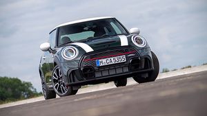 കൂപ്പർ ശ്രേണിയുടെ 60 വർഷം ആഘോഷിക്കാൻ പുത്തൻ ആനിവേർസറി എഡിഷൻ അവതരിപ്പിച്ച് മിനി