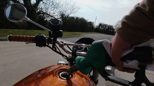 പരിസ്ഥിതി സൗഹാർദമായ എഥനോൾ മിശ്രിത പെട്രോൾ വാഹനത്തിന്റെ എഞ്ചിനെ ബാധിക്കുന്നത് എങ്ങനെ?