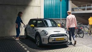 ഇലക്ട്രിക്കിലേക്ക് ചേക്കേറാന്‍ Mini; Cooper SE-യുടെ പ്രീ-ബുക്കിംഗ് ആരംഭിച്ചു